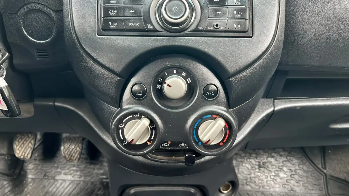 Nissan March Active 1.6 Mt año 2017