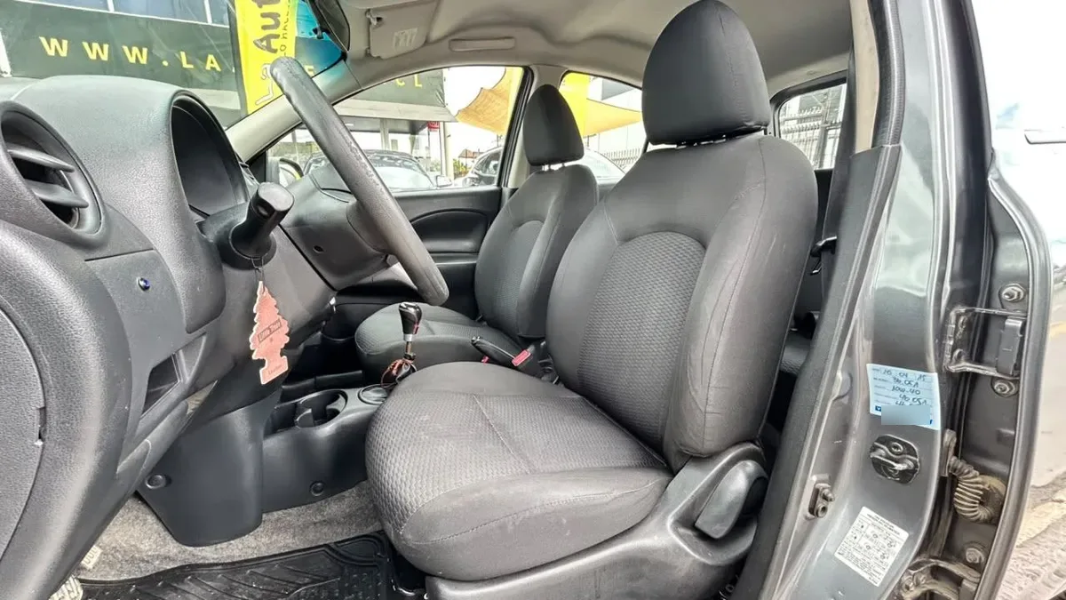 Nissan March Active 1.6 Mt año 2017