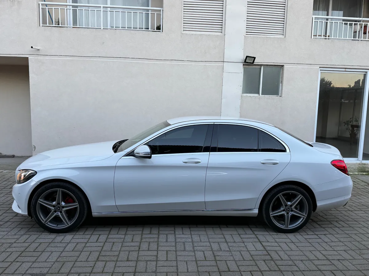 MERCEDES BENZ C180  año 2018