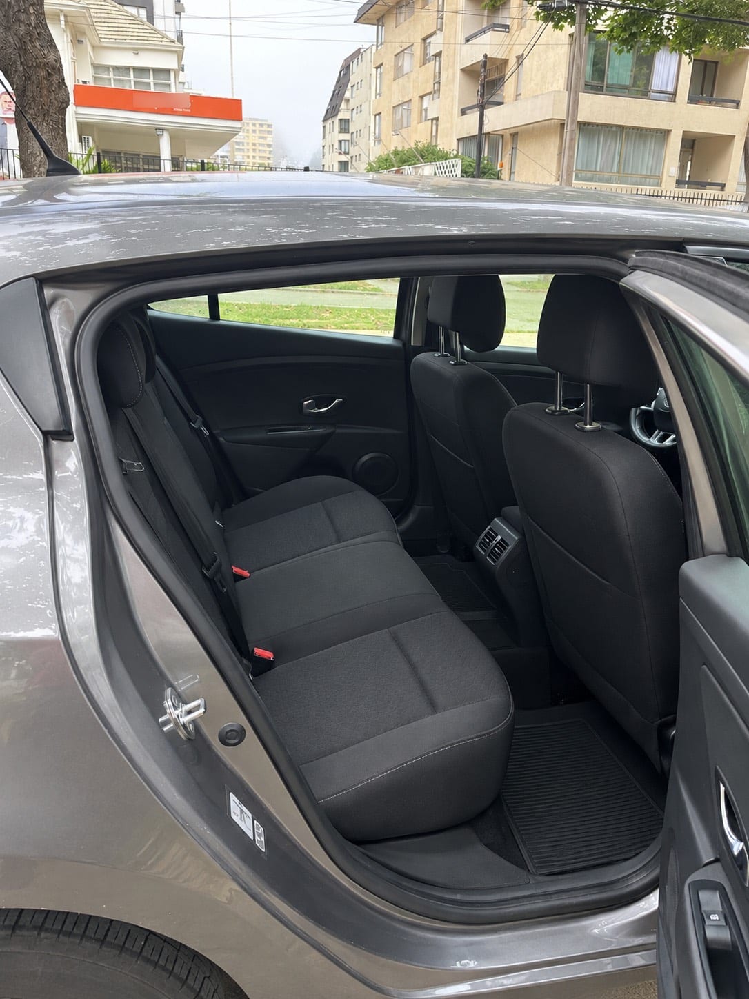 RENAULT MEGANE III 2.0 Dynamique Mt año 2012