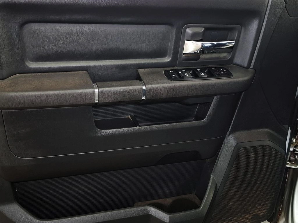 Dodge Ram 1500 4x4 5.7 año 2011