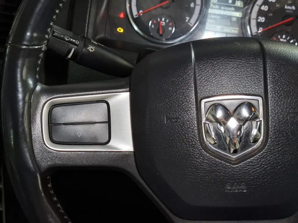 Dodge Ram 1500 4x4 5.7 año 2011