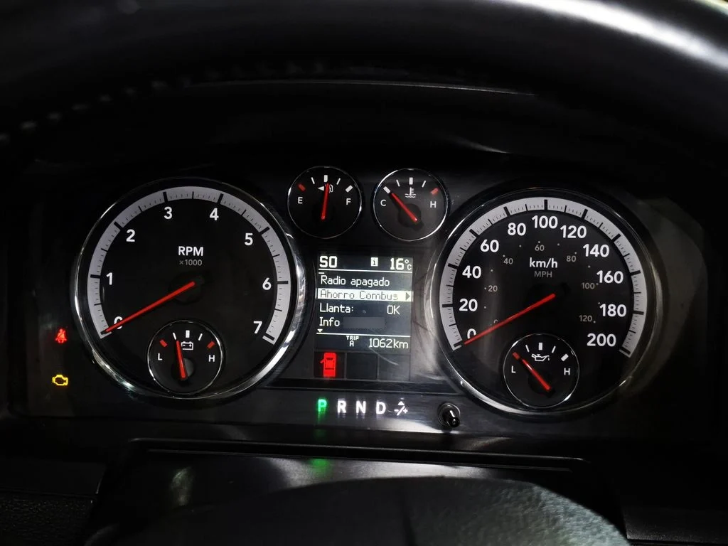 Dodge Ram 1500 4x4 5.7 año 2011