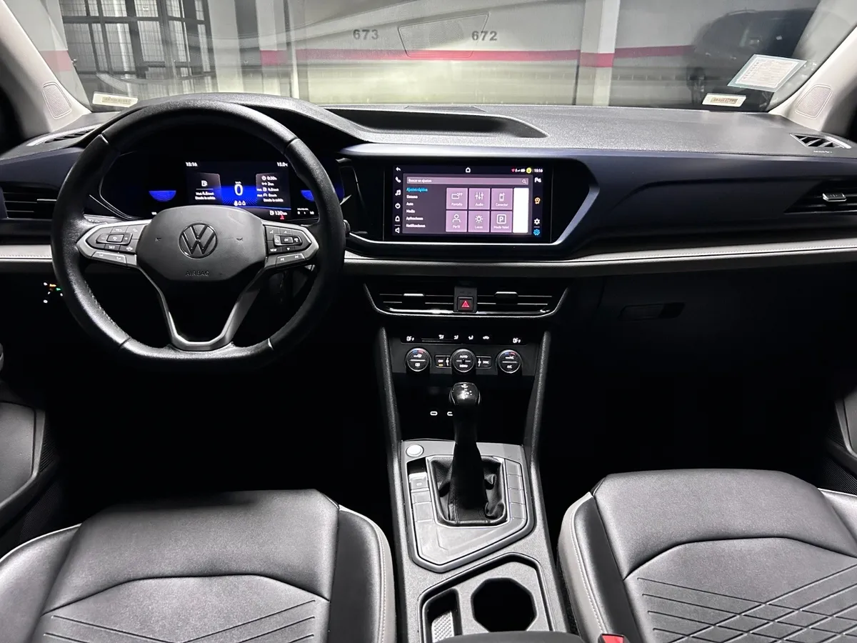 VOLKSWAGEN TAOS  año 2023