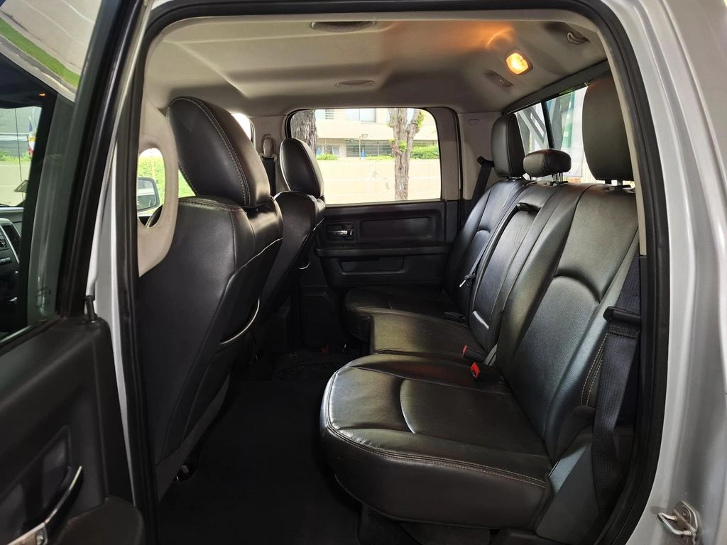 Dodge Ram 1500 4x4 5.7 año 2011
