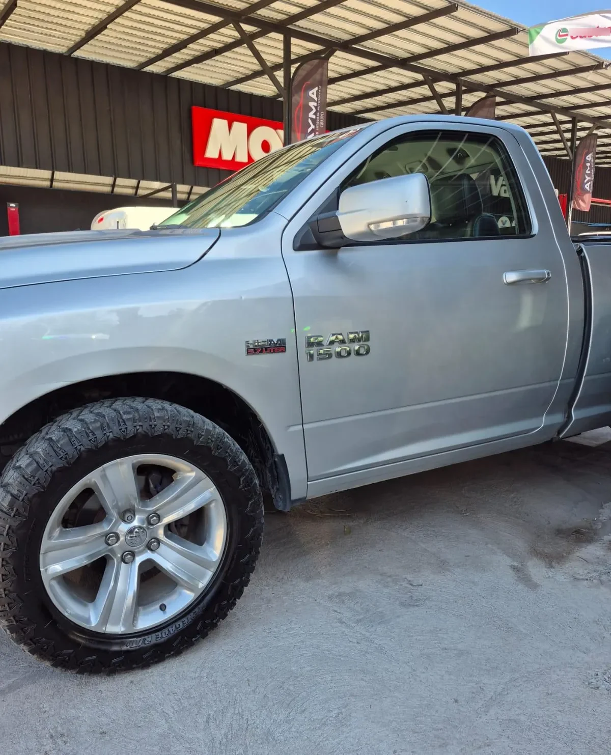 DODGE RAM 5.7 Crew Laramie 4x4 Hemi At año 2014