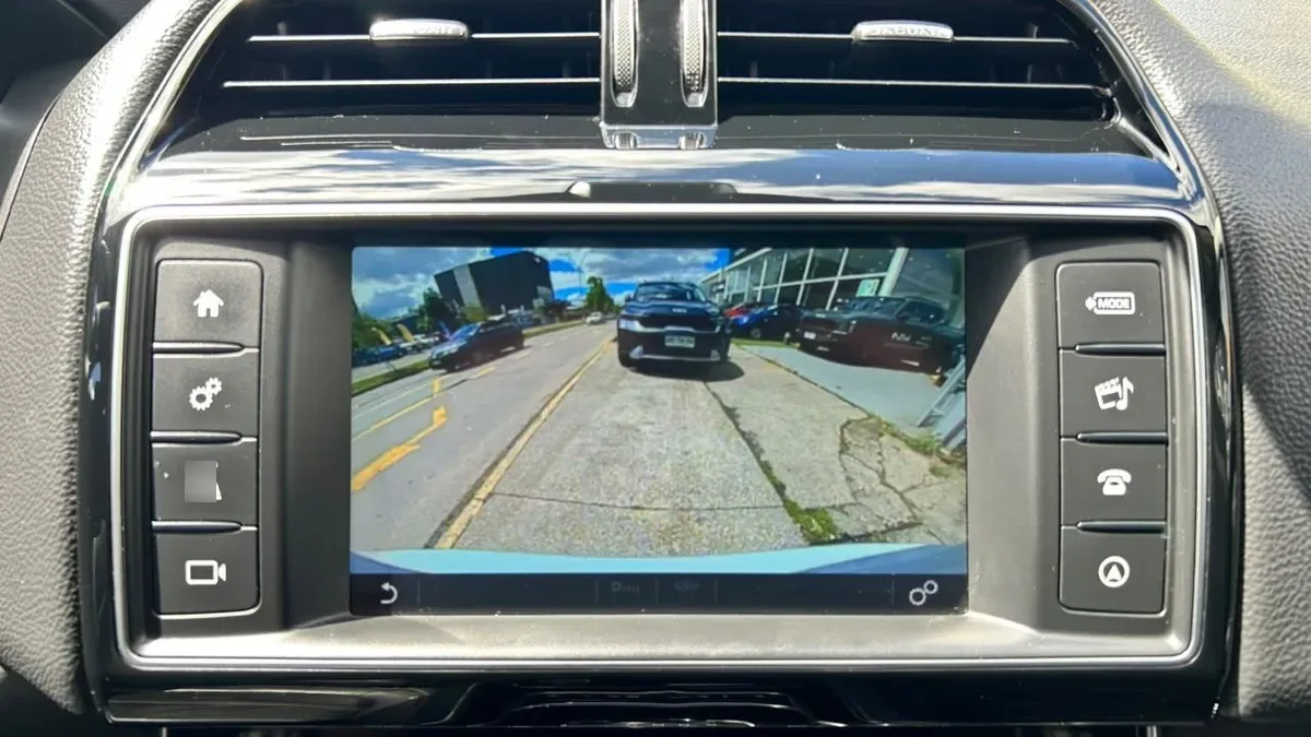 Jaguar Xe 2.0 año 2018