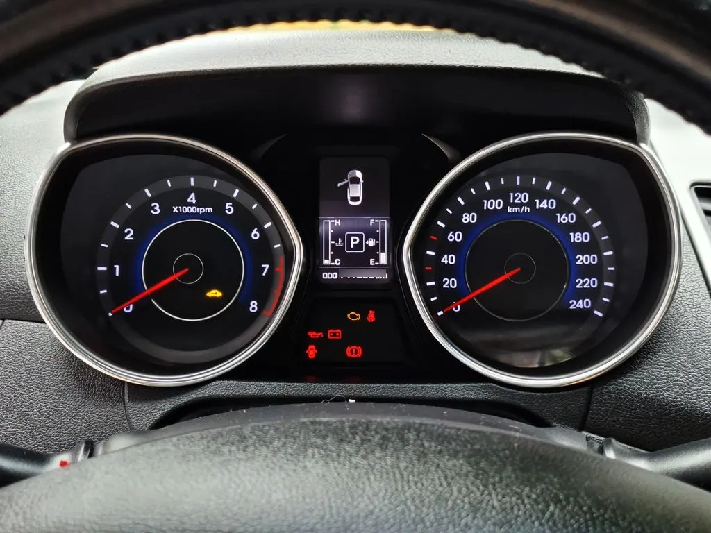 Hyundai Elantra Gls 1.8 At año 2014