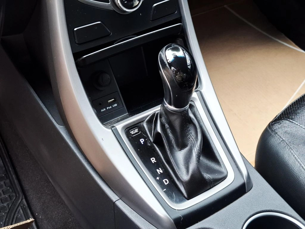 Hyundai Elantra Gls 1.8 At año 2014