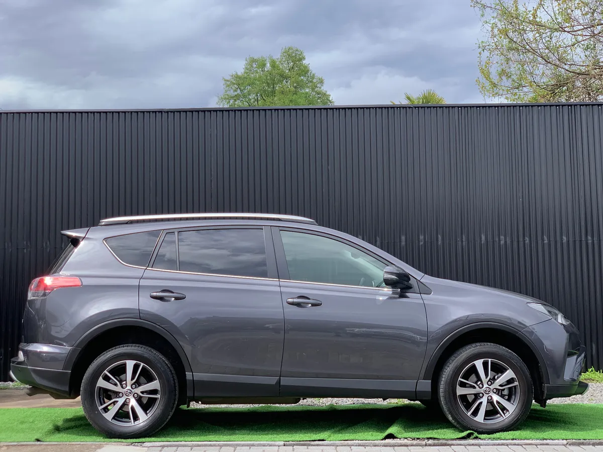 TOYOTA RAV4 2.5 Super Lujo At 4x2 año 2016