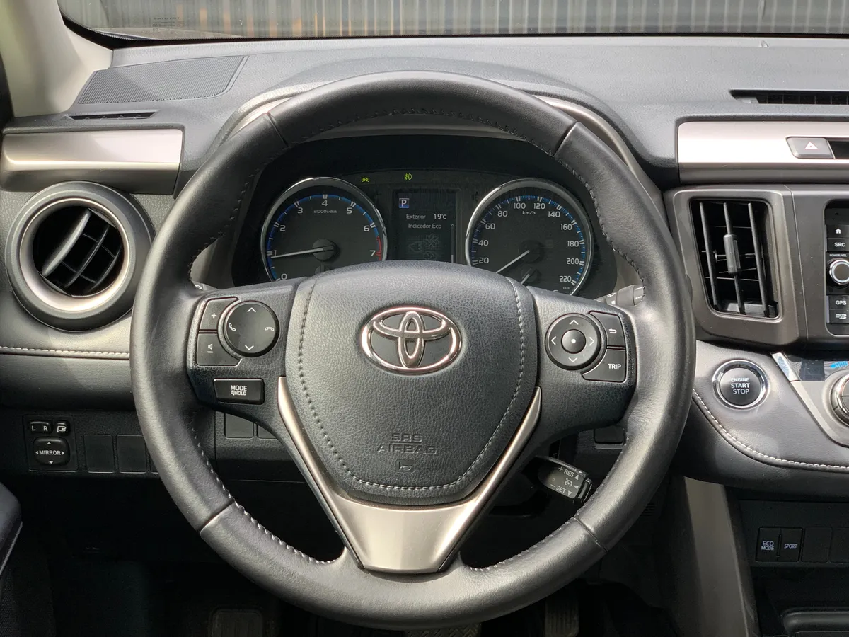 TOYOTA RAV4 2.5 Super Lujo At 4x2 año 2016