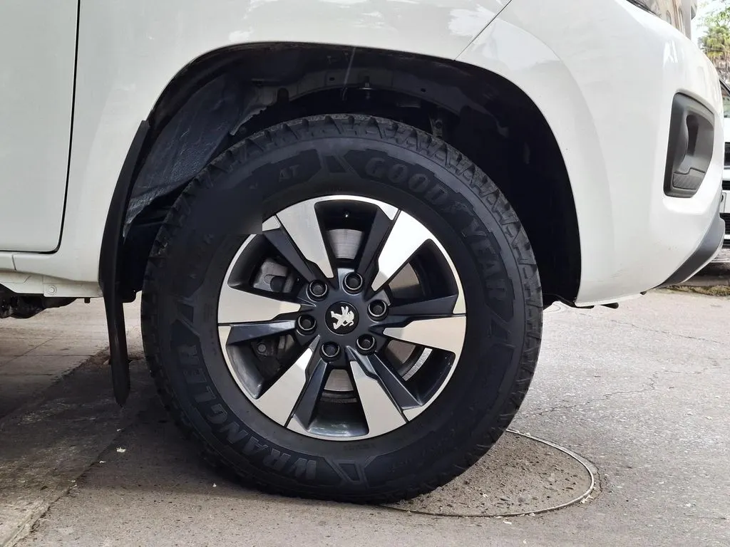 Peugeot Landtrek Blue Hdi 180 4x4 2.2 año 2023