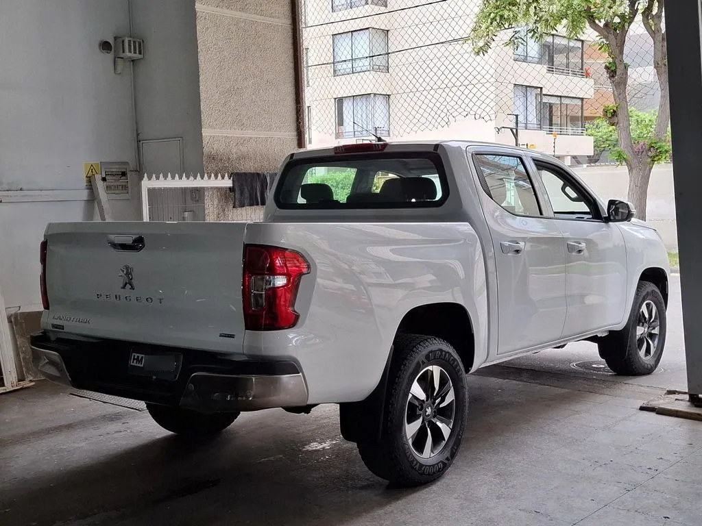Peugeot Landtrek Blue Hdi 180 4x4 2.2 año 2023