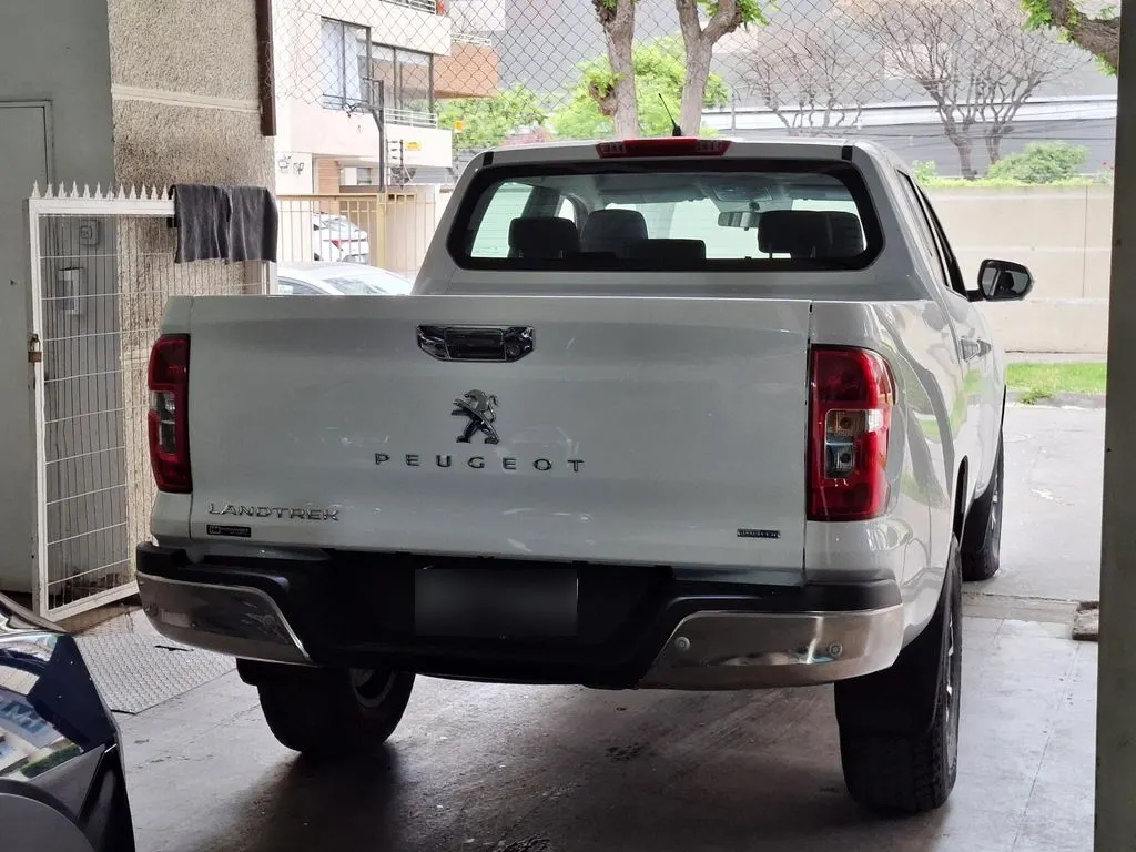 Peugeot Landtrek Blue Hdi 180 4x4 2.2 año 2023