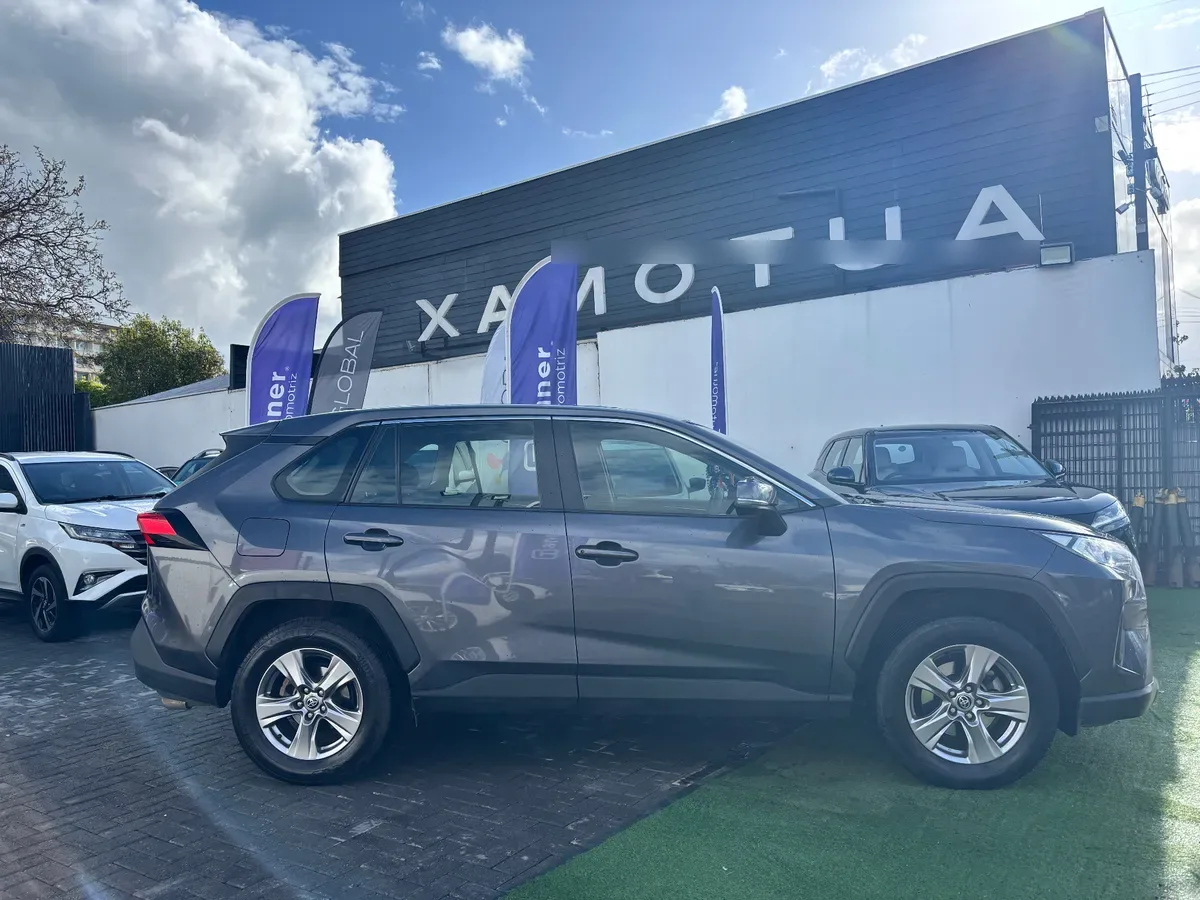 TOYOTA RAV4 2.0 Le Mt año 2022