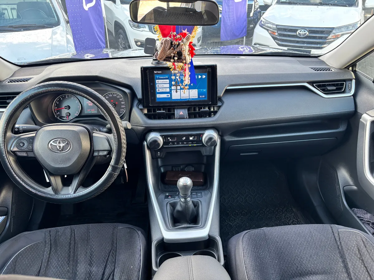 TOYOTA RAV4 2.0 Le Mt año 2022