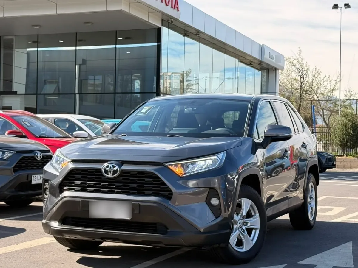 TOYOTA RAV4 2.0 Le At año 2021