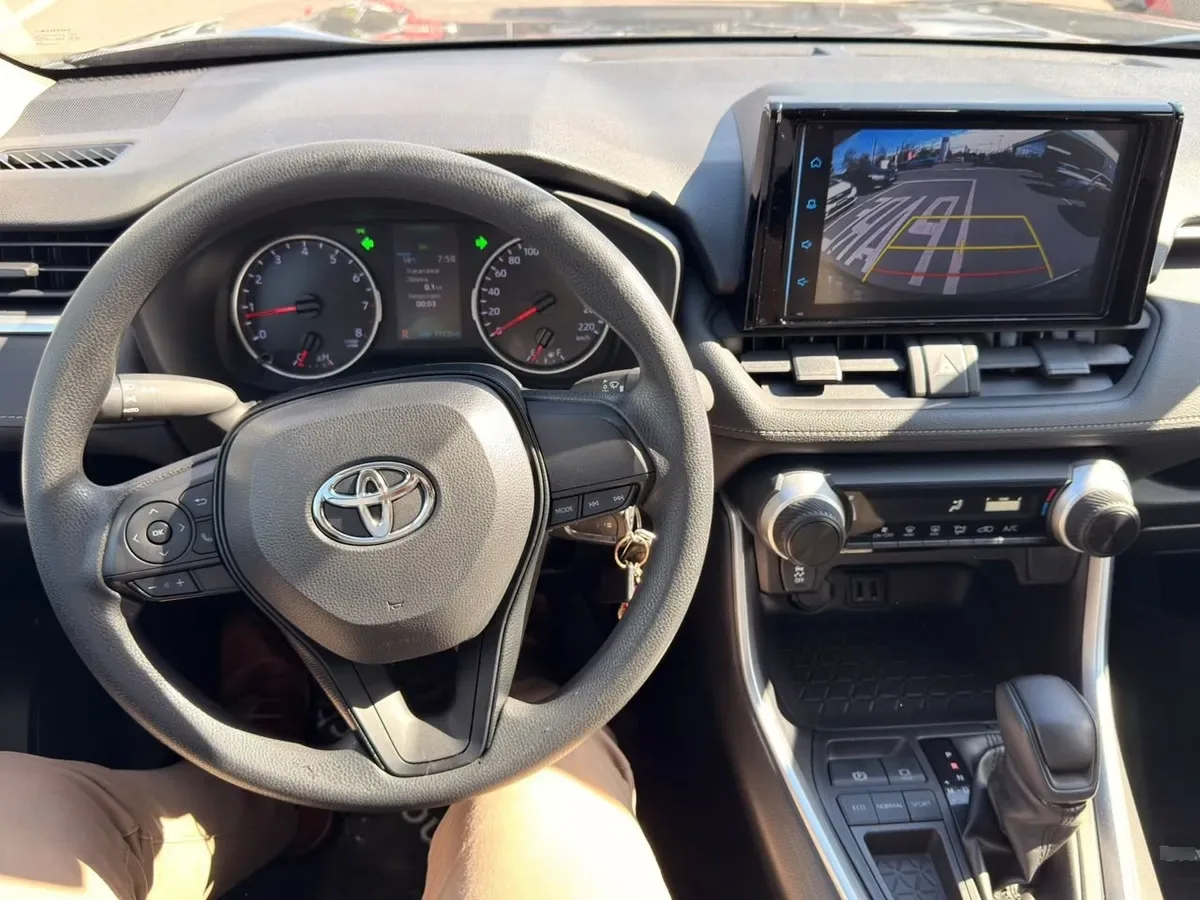 TOYOTA RAV4 2.0 Le At año 2021