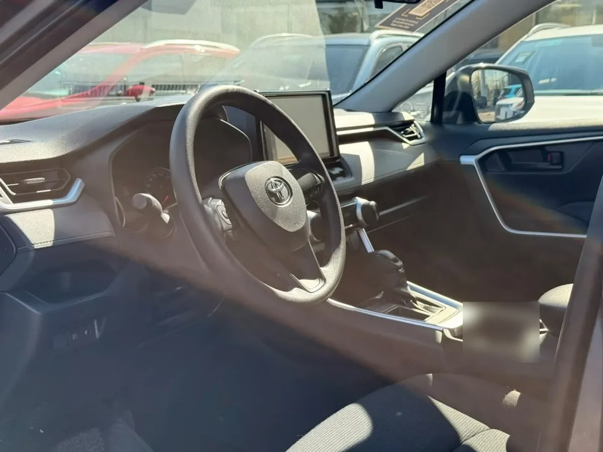 TOYOTA RAV4 2.0 Le At año 2021