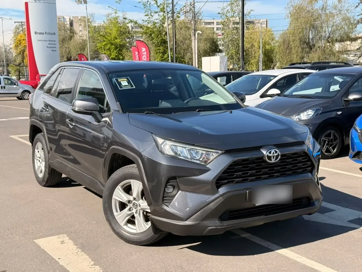 TOYOTA RAV4 2.0 Le At año 2021