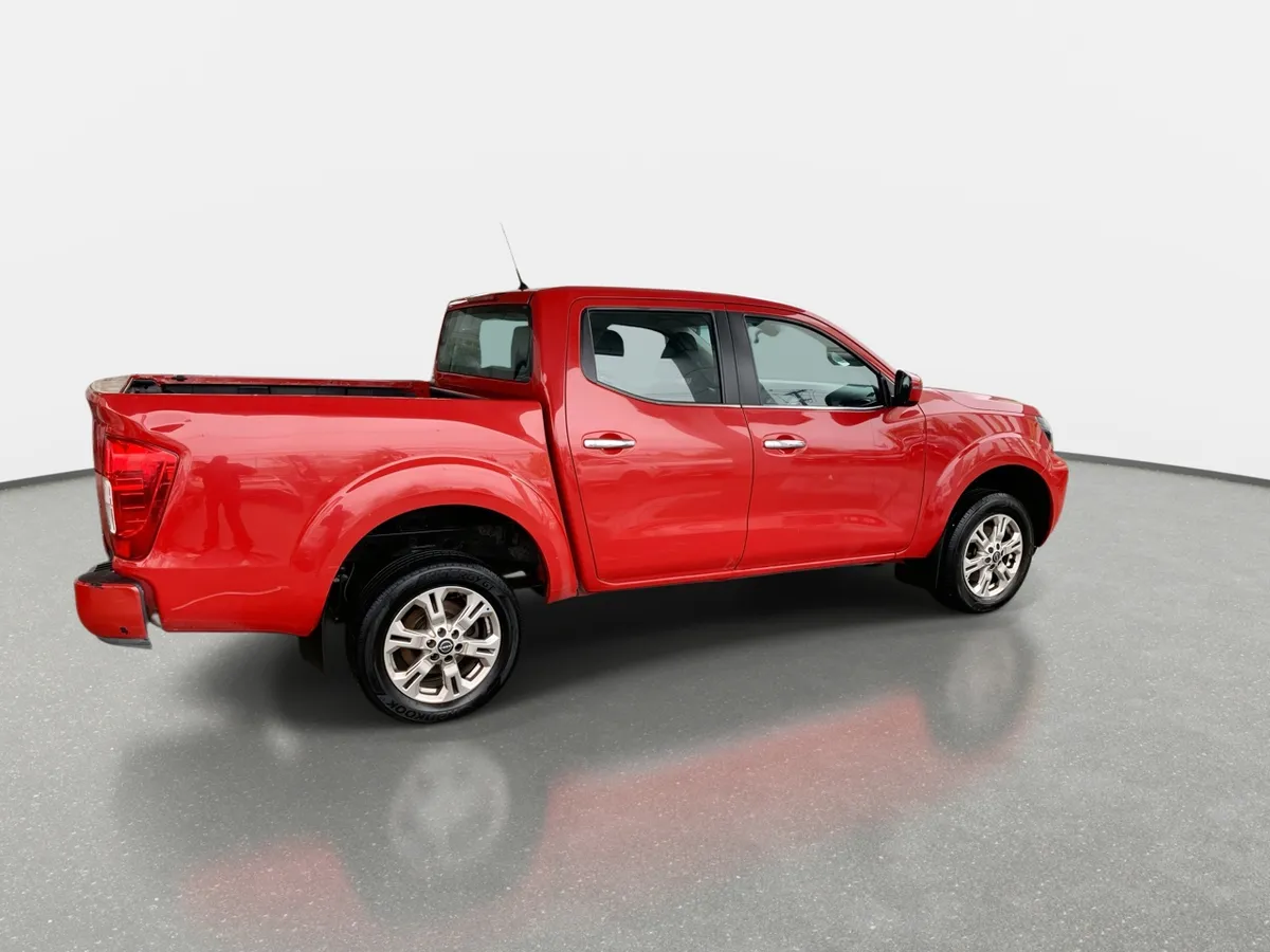 Nissan Navara 2.3d Xe Diesel 4x2 Dob.cab. Mt 4p año 2024