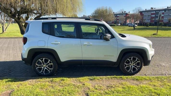 Jeep Renegade 1.3t Longitude 4x2 At 5p año 2025
