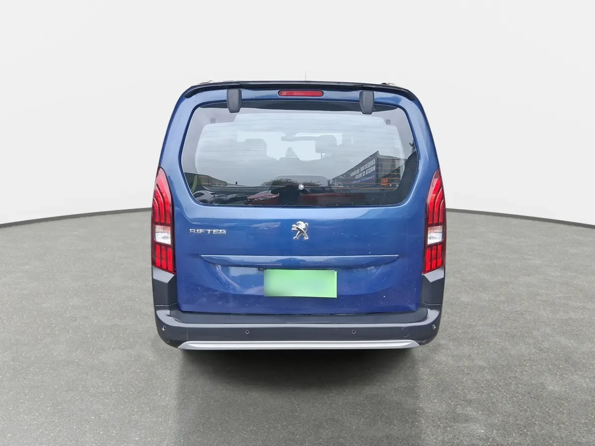 Peugeot Rifter 1.2 Allure Puretech 130hp 4x2 Eat8 5p año 2024