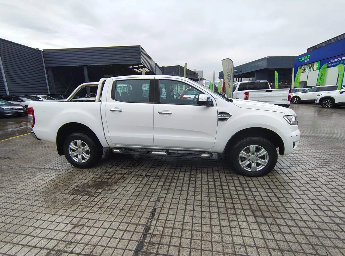 Ford Ranger 3.2 Xlt 4x2 Diésel Dob. Cab. Mt 4p año 2022