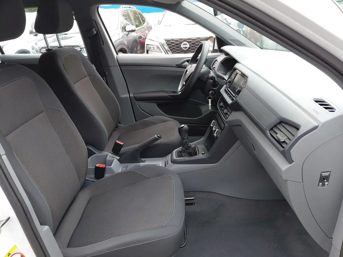 Volkswagen T-Cross 1.6 Msi Trendline 4x2 Mt5 5p año 2021