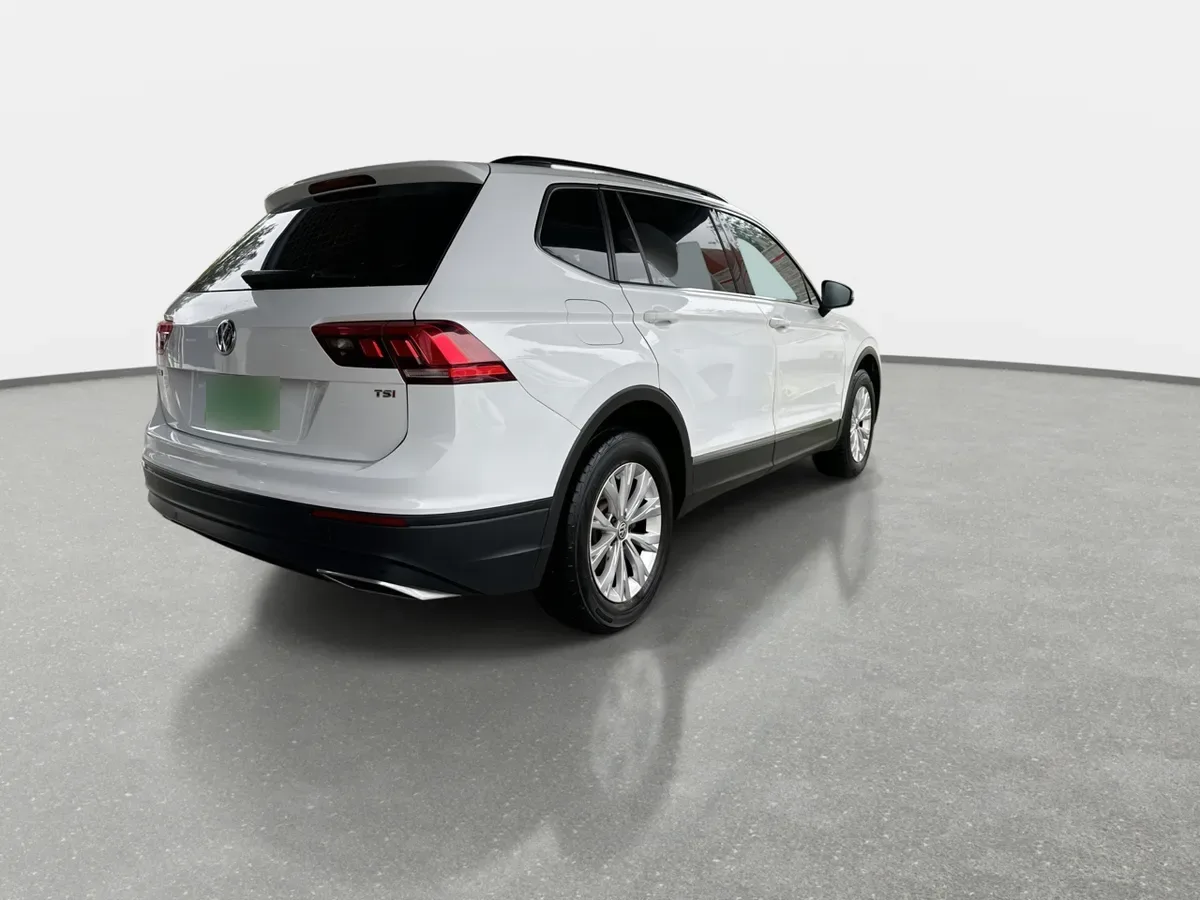 Volkswagen Tiguan 1.4 Tsi Comfortline 4x2 At 5p año 2018