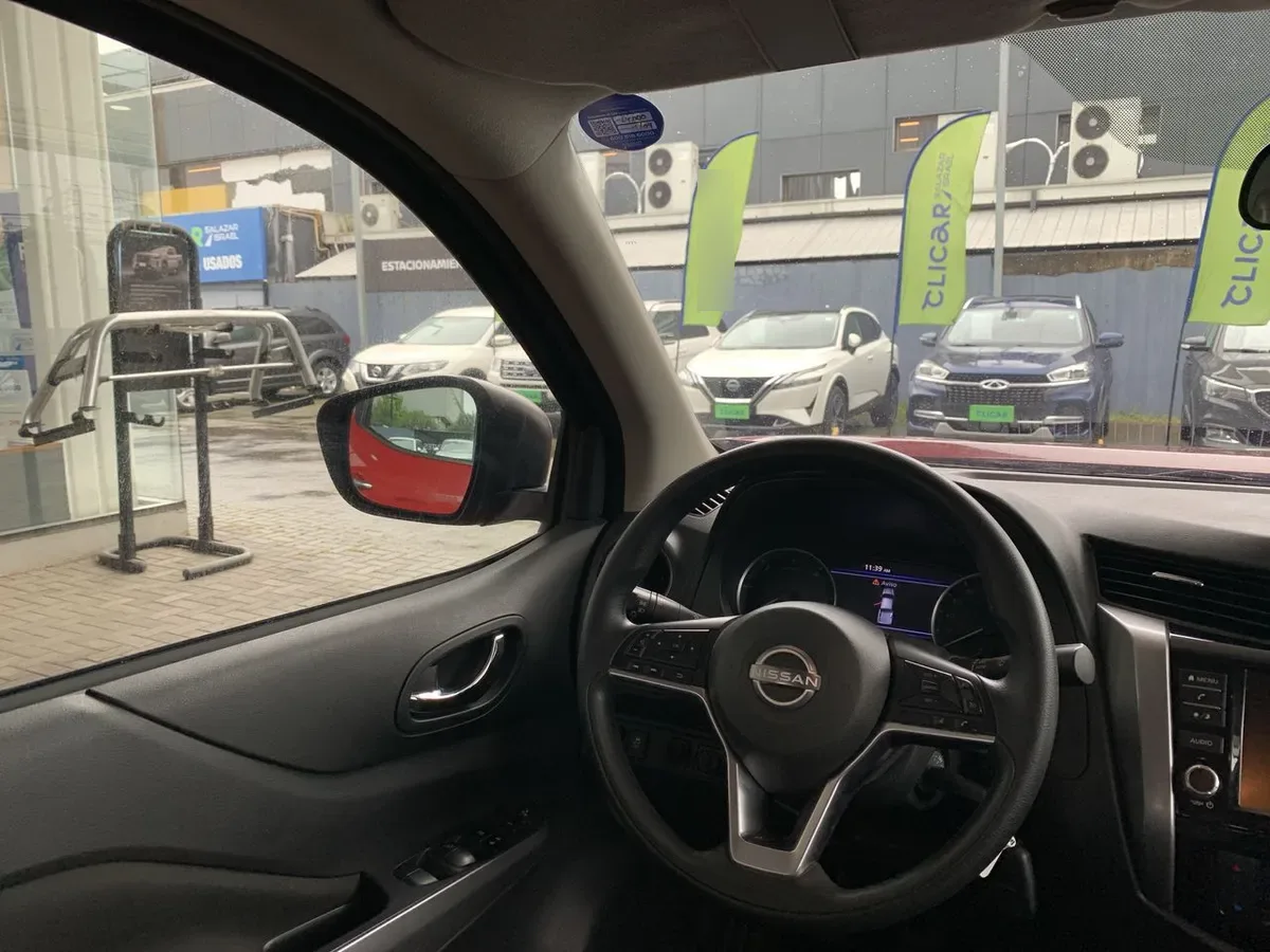 Nissan Navara 2.3d Xe Diesel 4x2 Dob.cab. Mt 4p año 2024