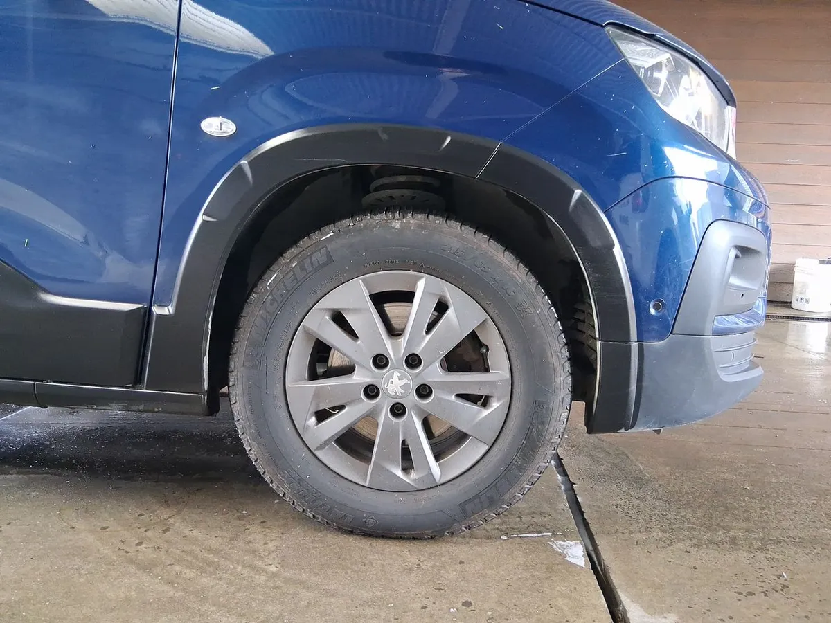 Peugeot Rifter 1.2 Allure Puretech 130hp 4x2 Eat8 5p año 2024