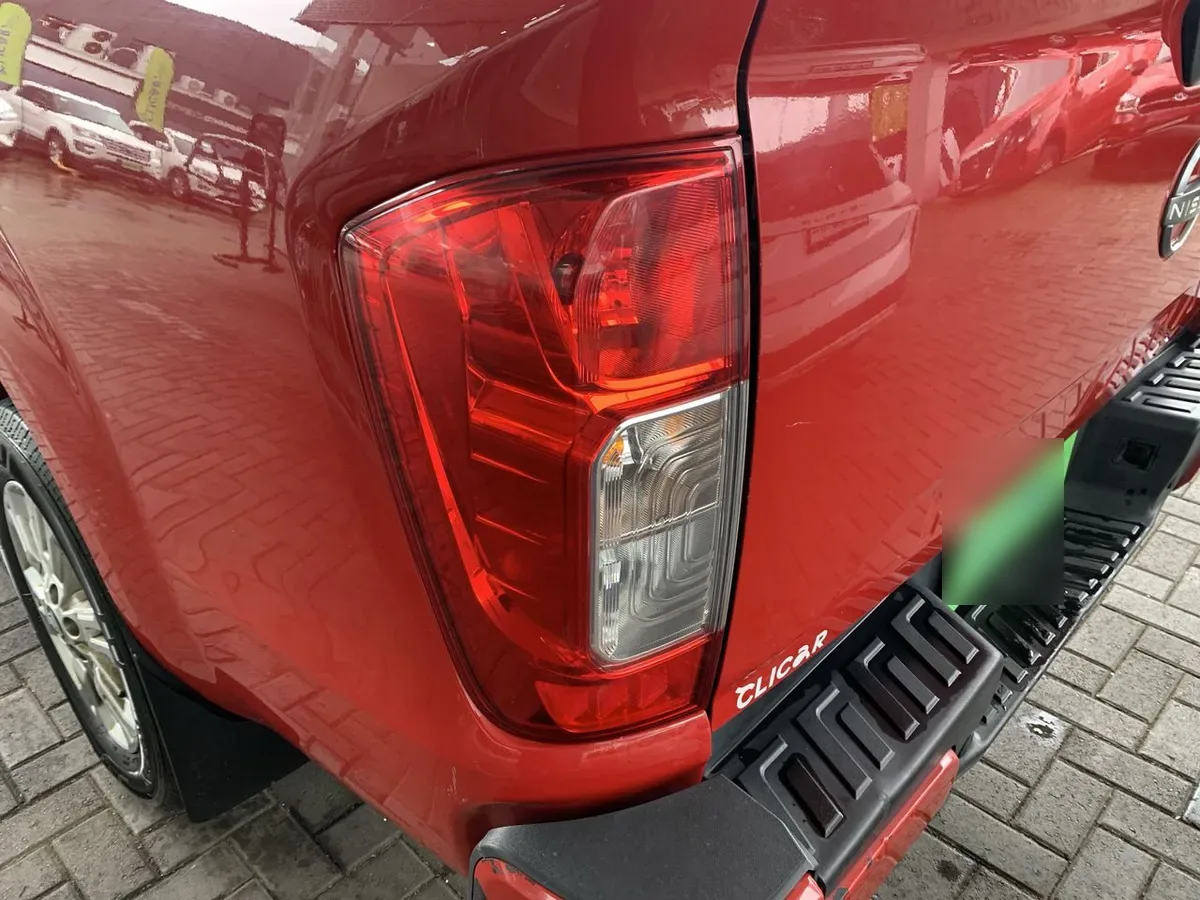 Nissan Navara 2.3d Xe Diesel 4x2 Dob.cab. Mt 4p año 2024