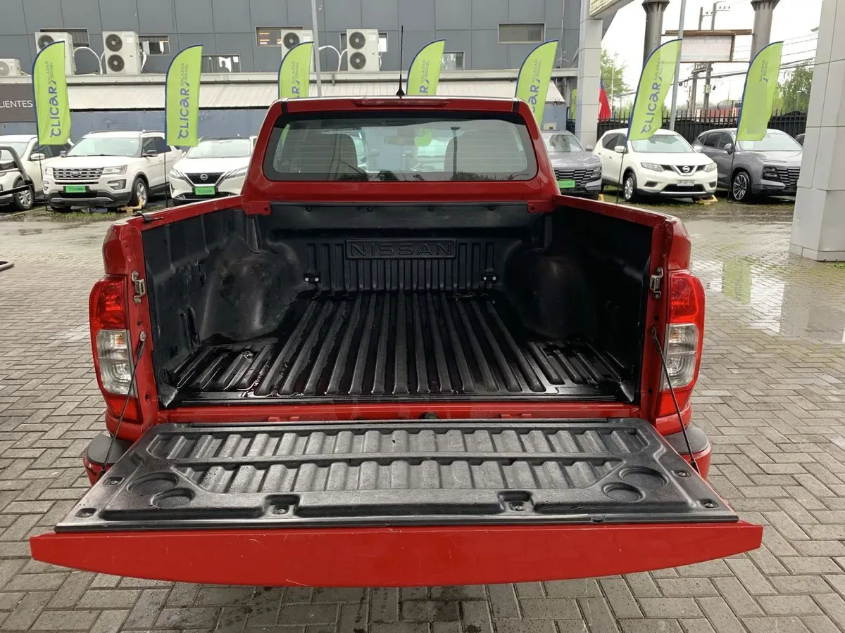 Nissan Navara 2.3d Xe Diesel 4x2 Dob.cab. Mt 4p año 2024