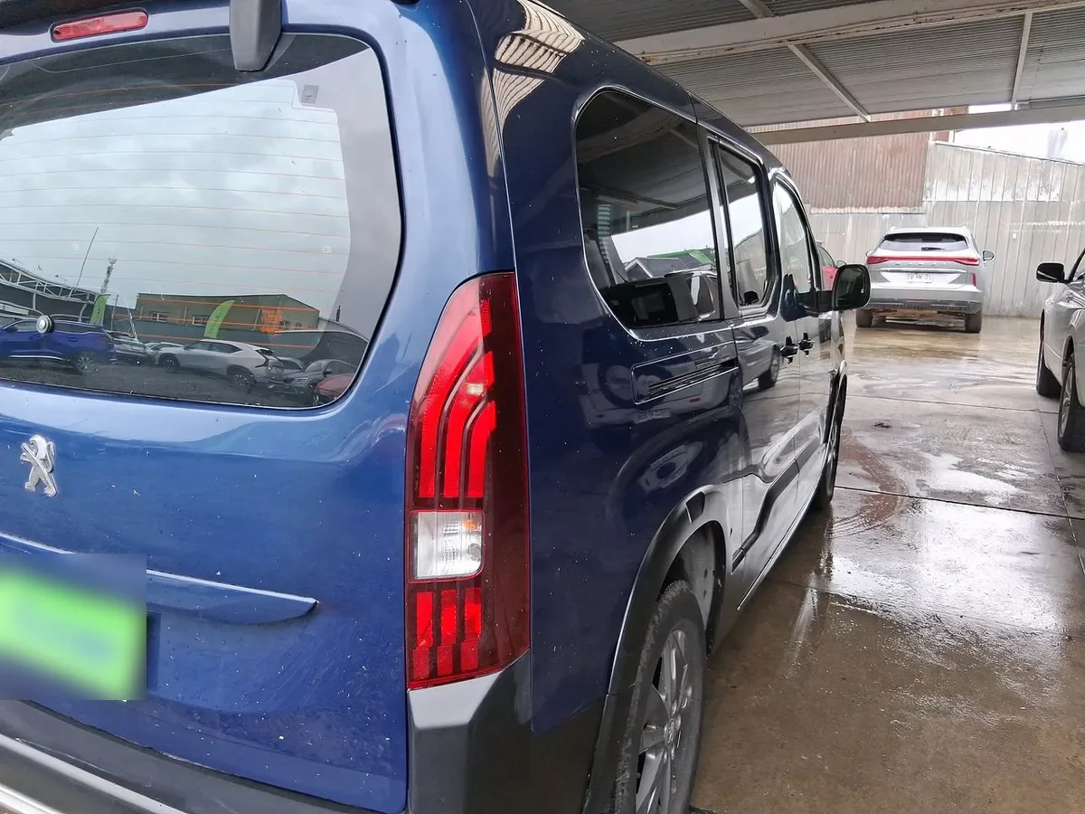 Peugeot Rifter 1.2 Allure Puretech 130hp 4x2 Eat8 5p año 2024