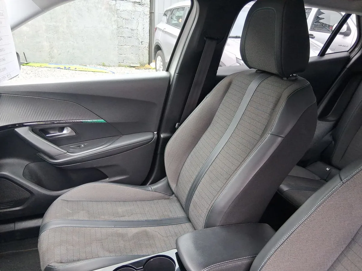 Peugeot 2008 1.2 Allure Puretech 130 4x2 At 5p año 2022