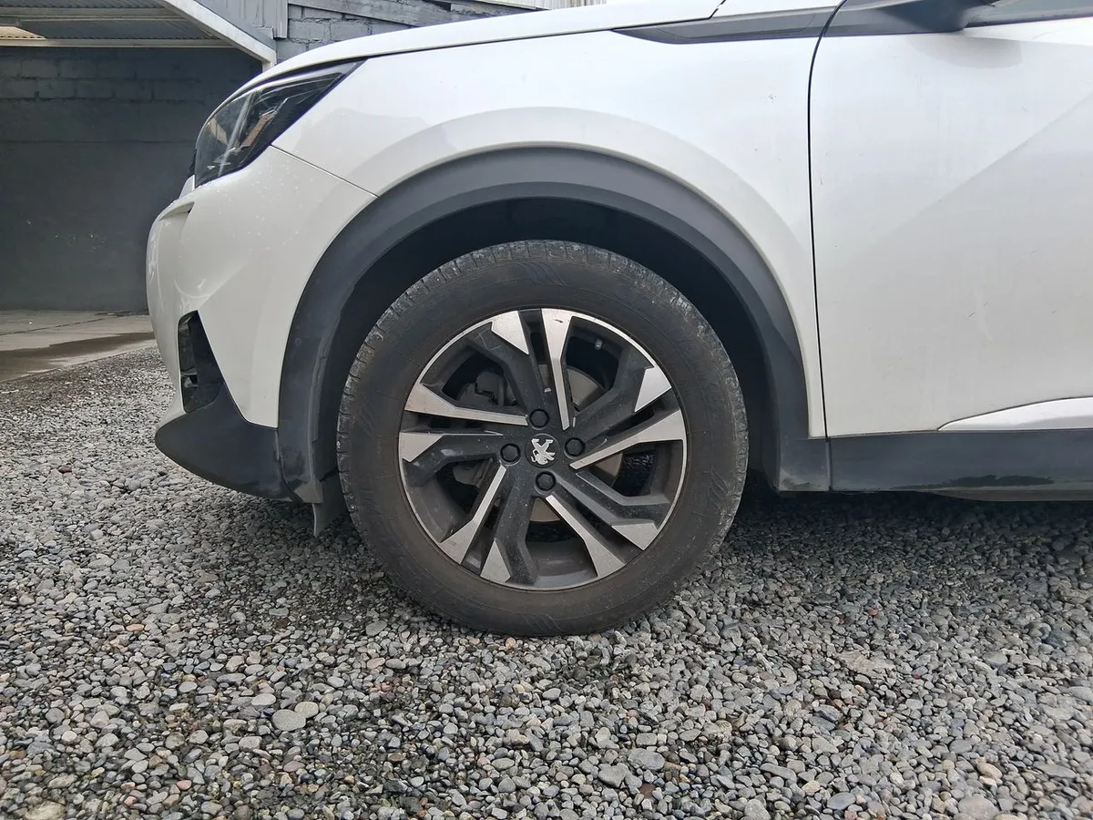 Peugeot 2008 1.2 Allure Puretech 130 4x2 At 5p año 2022