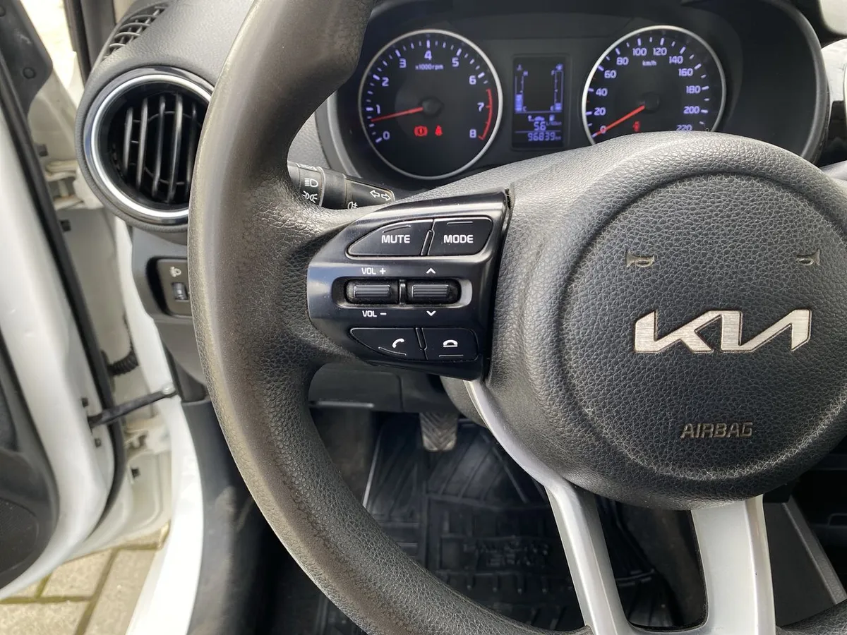Kia Soluto 1.4 Lx 4x2 Mt 4p año 2022