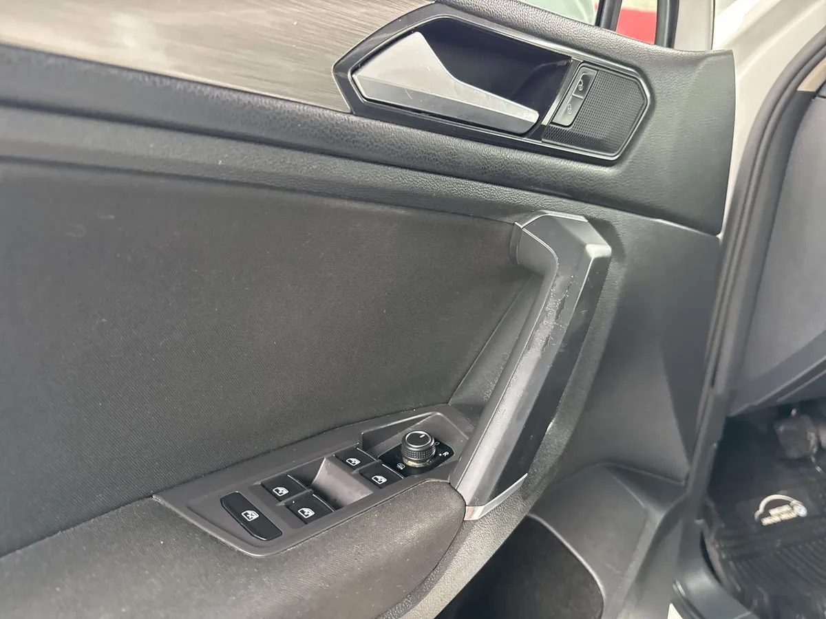 Volkswagen Tiguan 1.4 Tsi Comfortline 4x2 At 5p año 2018