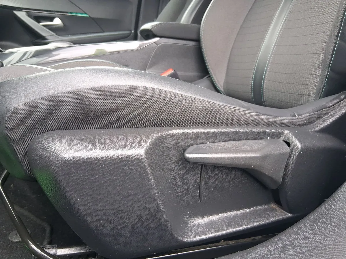 Peugeot 2008 1.2 Allure Puretech 130 4x2 At 5p año 2022