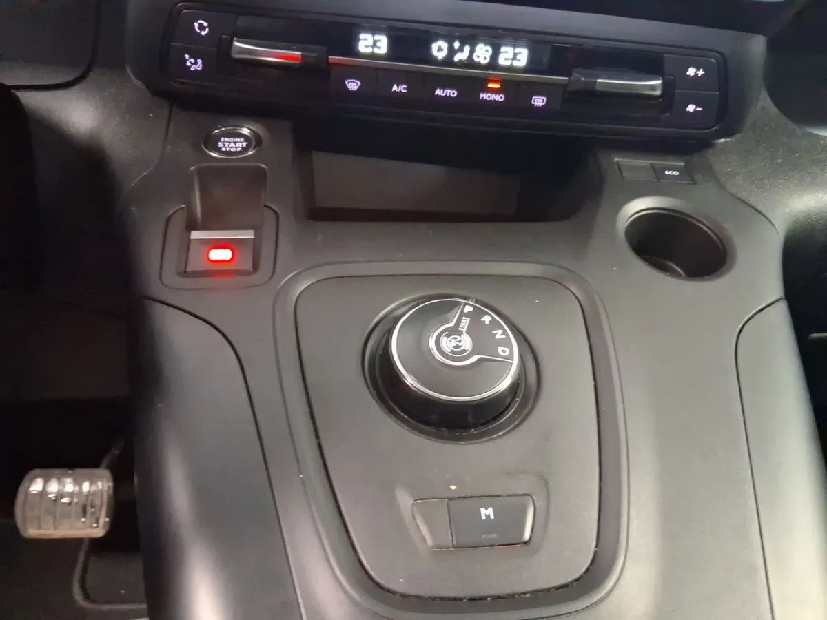 Peugeot Rifter 1.2 Allure Puretech 130hp 4x2 Eat8 5p año 2024