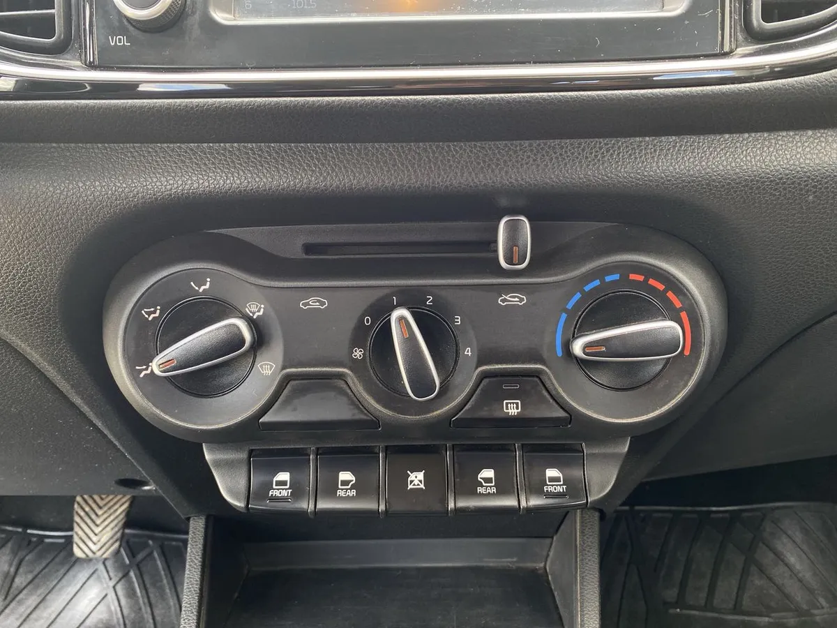 Kia Soluto 1.4 Lx 4x2 Mt 4p año 2022
