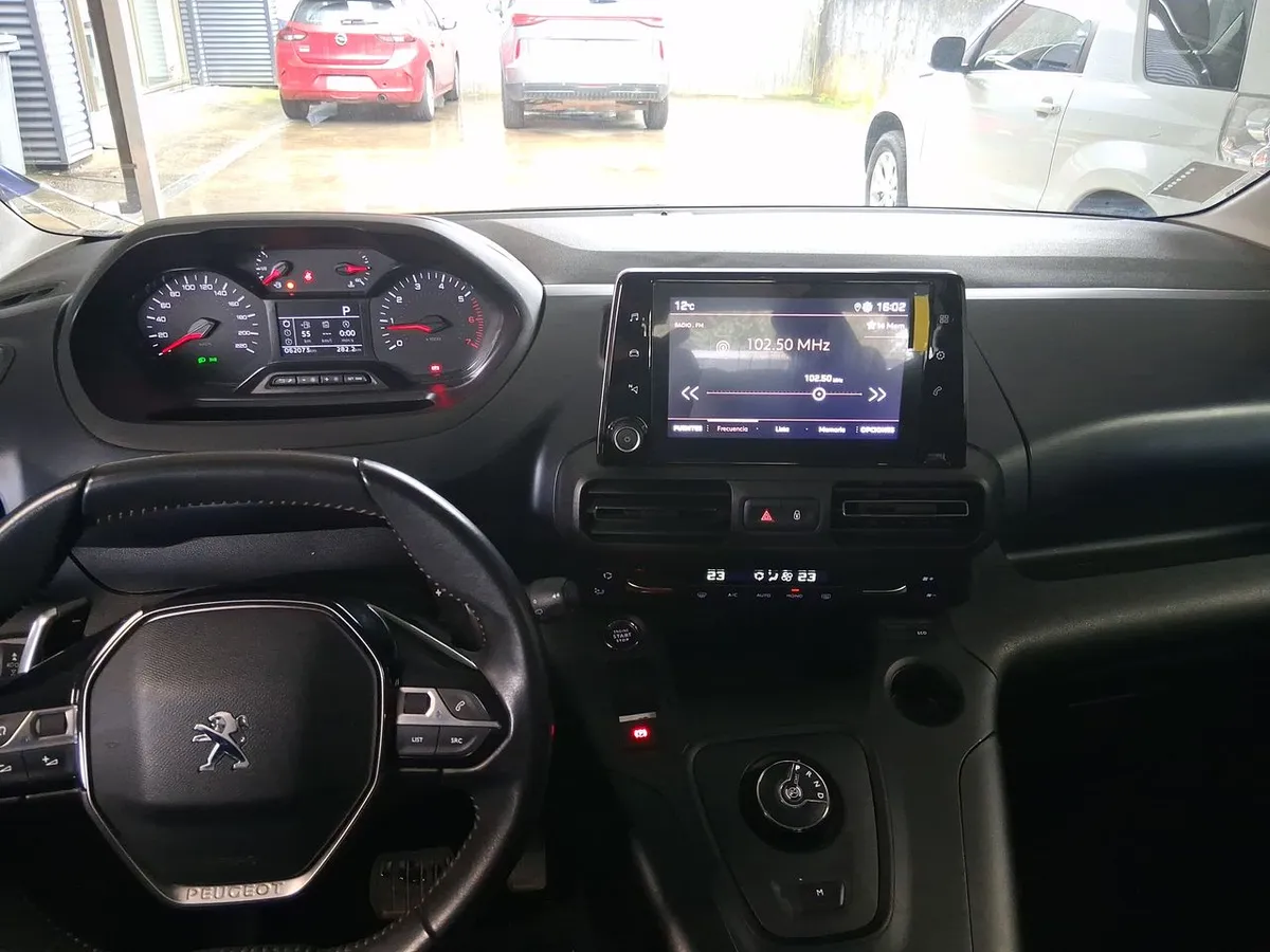 Peugeot Rifter 1.2 Allure Puretech 130hp 4x2 Eat8 5p año 2024
