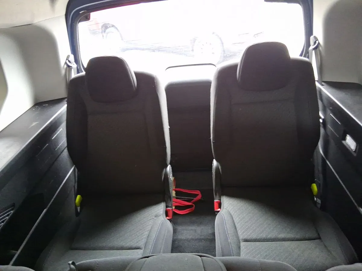 Peugeot Rifter 1.2 Allure Puretech 130hp 4x2 Eat8 5p año 2024