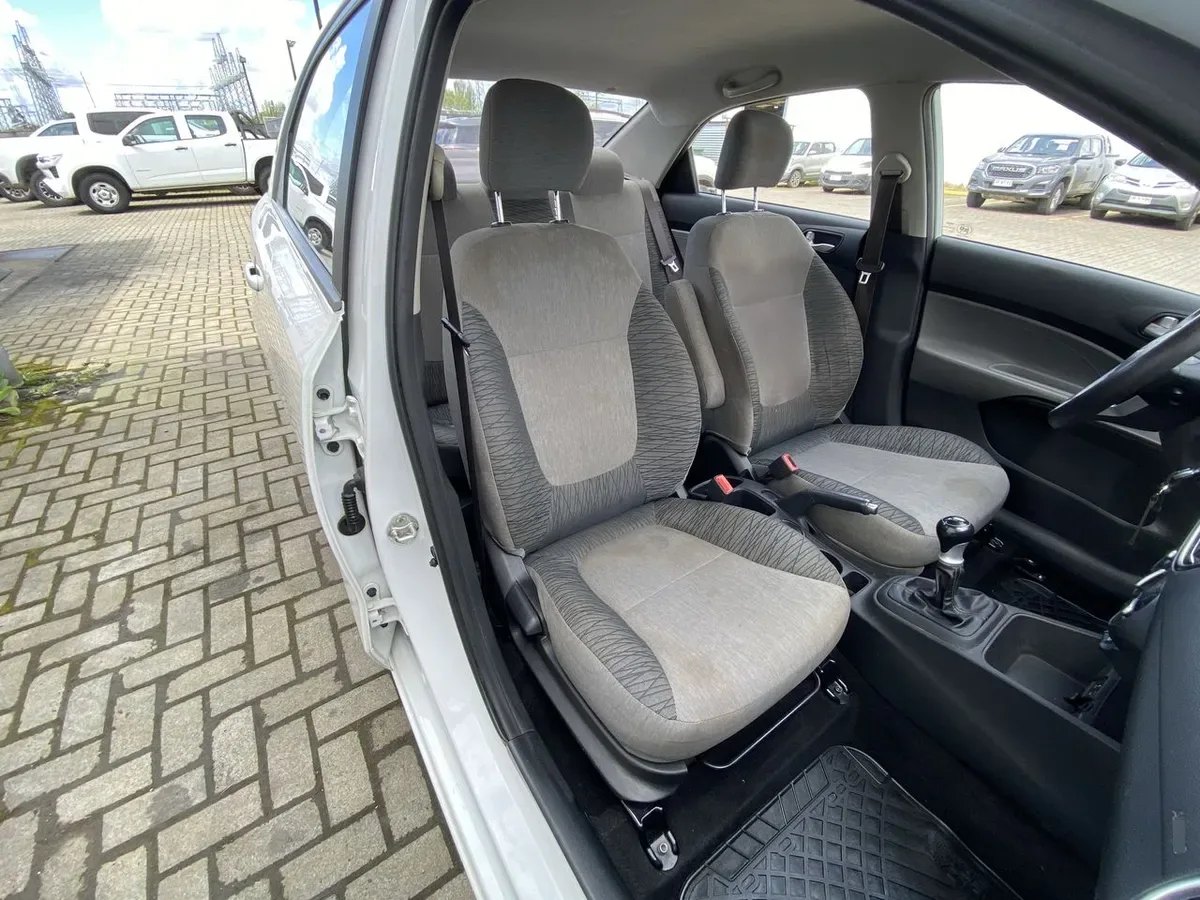 Kia Soluto 1.4 Lx 4x2 Mt 4p año 2022