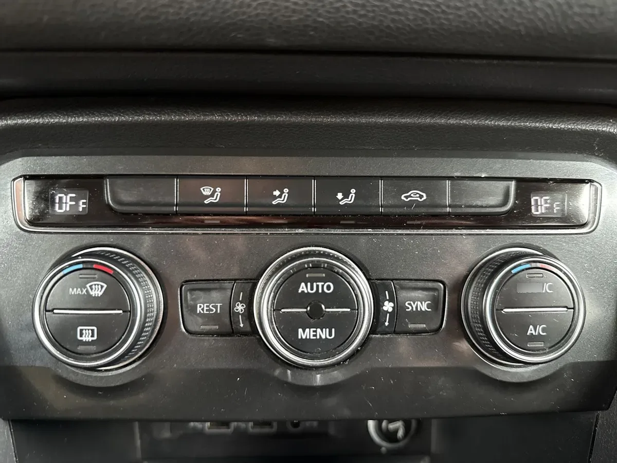 Volkswagen Tiguan 1.4 Tsi Comfortline 4x2 At 5p año 2018