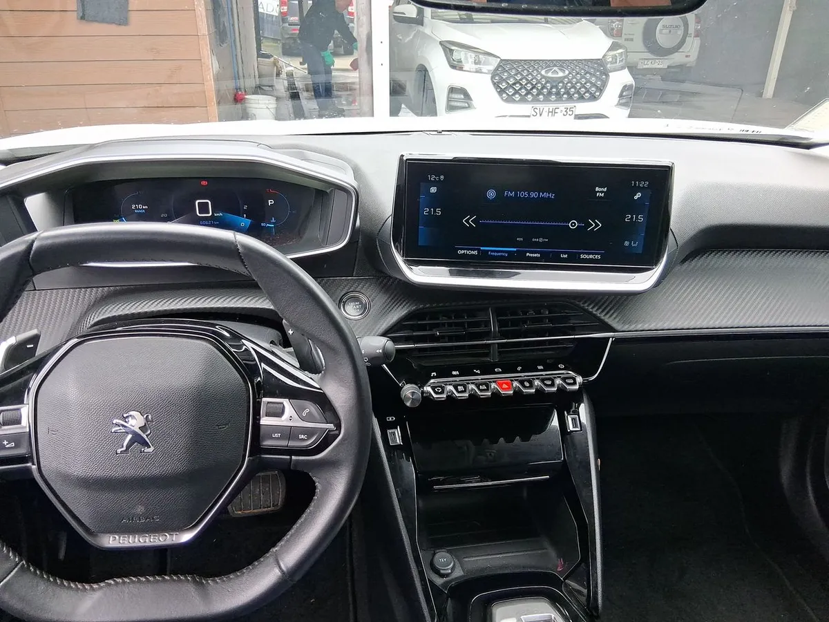 Peugeot 2008 1.2 Allure Puretech 130 4x2 At 5p año 2022