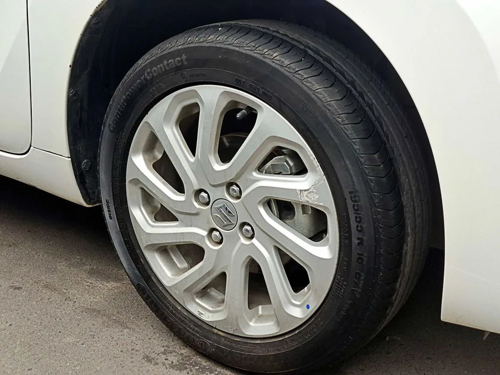 Suzuki Baleno 4x2 1.5 año 2025