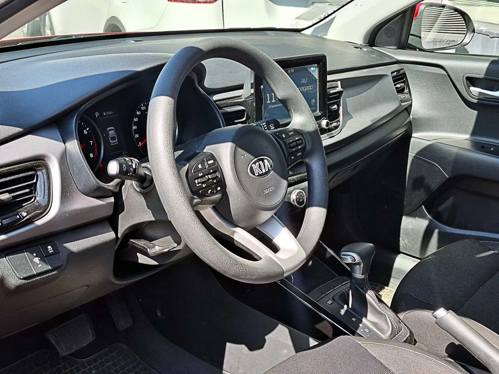 Kia Rio 4 1.4 At año 2021