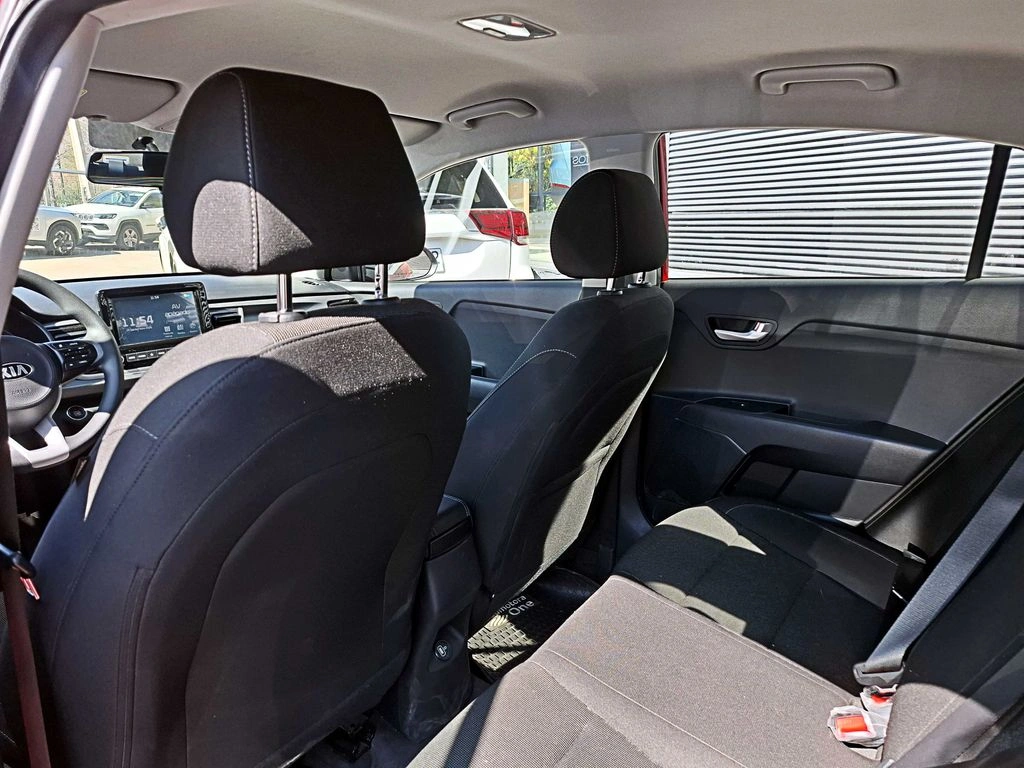 Kia Rio 4 1.4 At año 2021